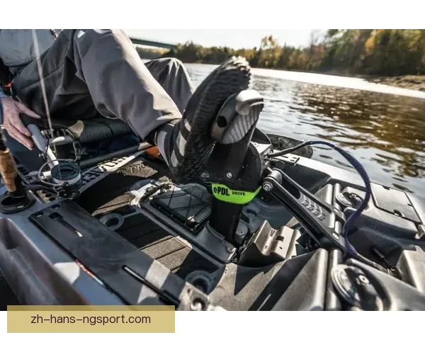 探寻皮划艇之美：规则、技巧与装备全揭秘